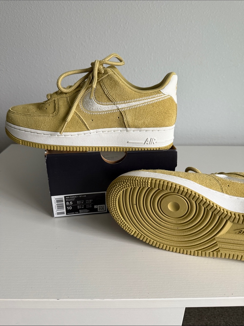 Nike Kids Suede Low-Top Sneakers - Mustard Yellow & White